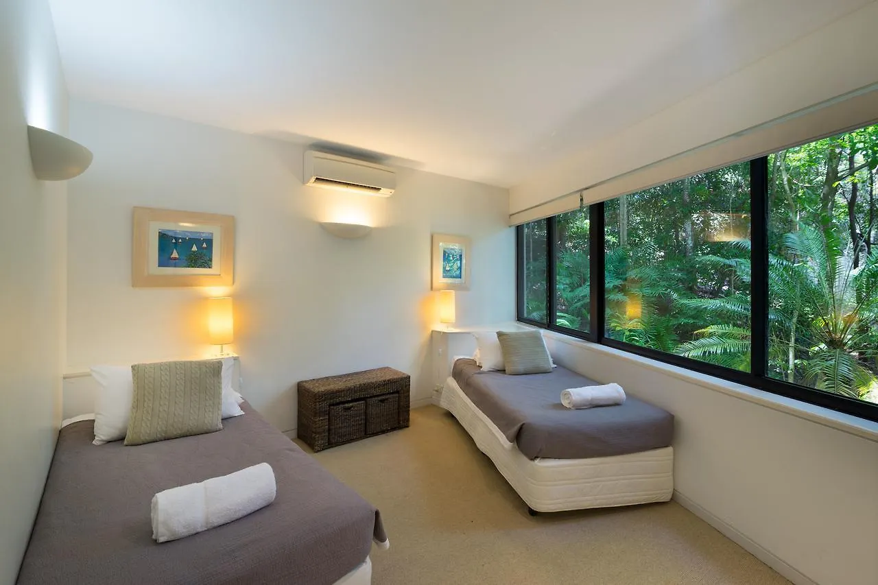 ****  Little Cove Court Aparthotel Noosa Heads Australia